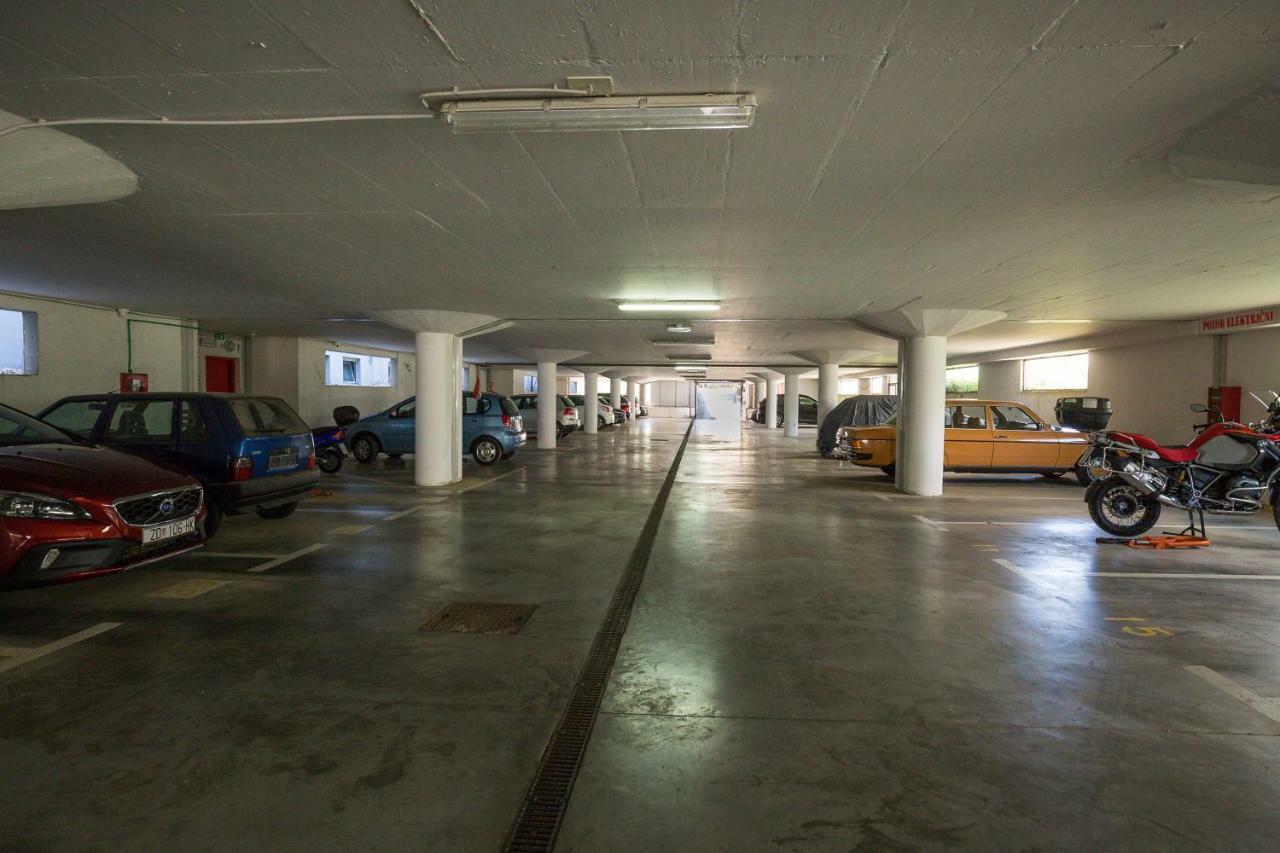 Apartment Pavic - Private Parking Zadar Buitenkant foto