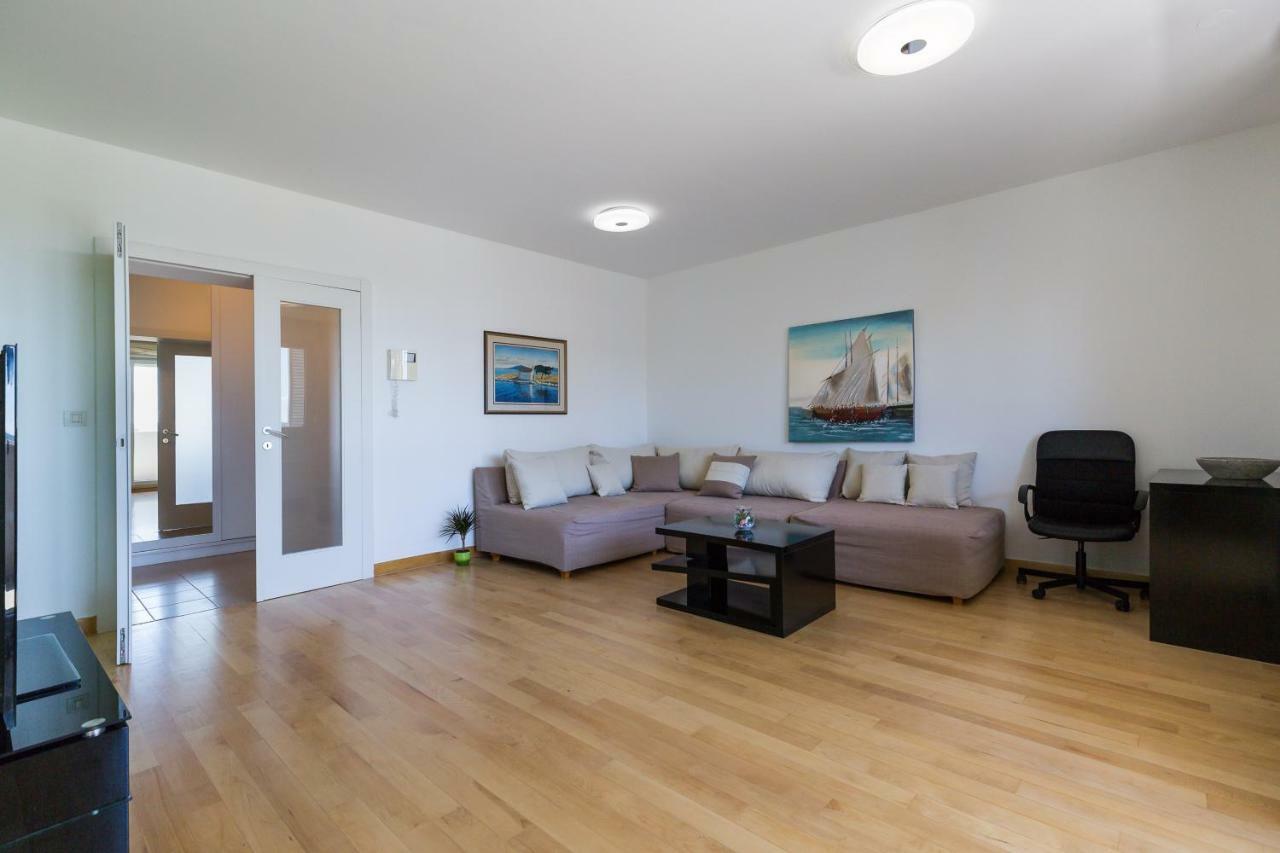 Apartment Pavic - Private Parking Zadar Buitenkant foto