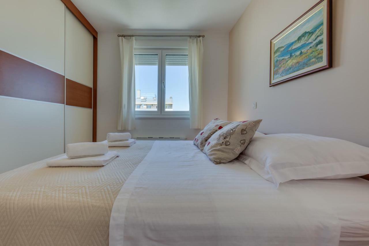 Apartment Pavic - Private Parking Zadar Buitenkant foto