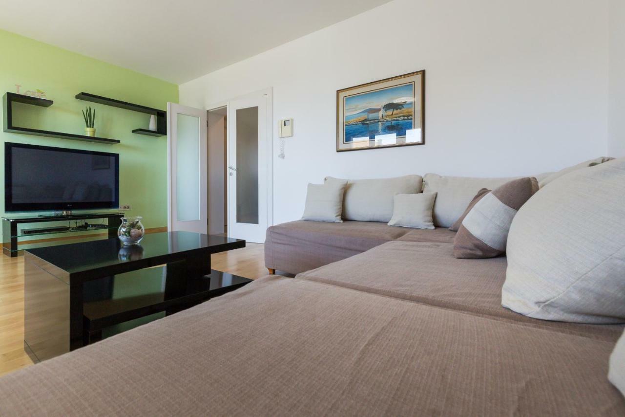 Apartment Pavic - Private Parking Zadar Buitenkant foto