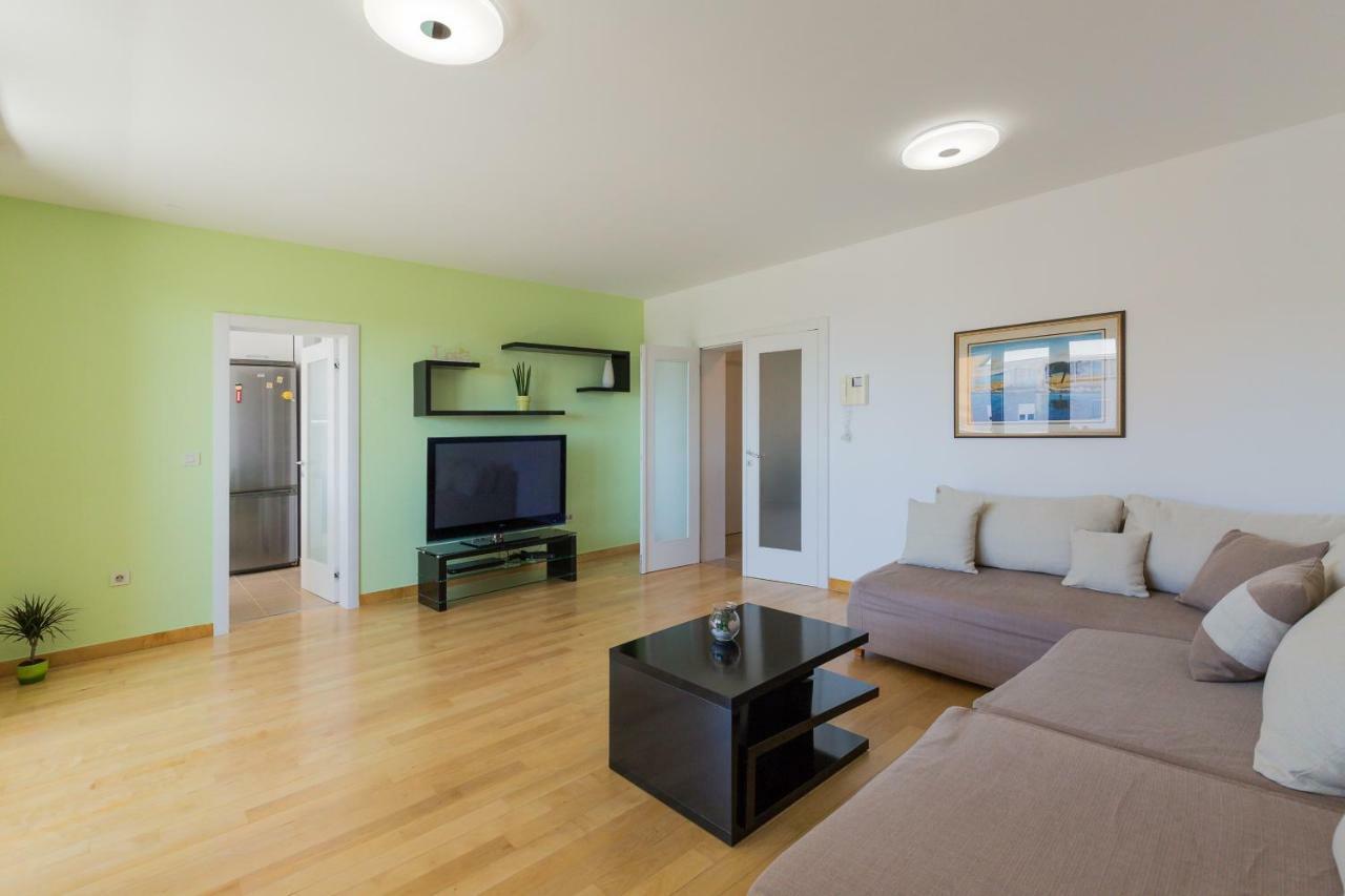 Apartment Pavic - Private Parking Zadar Buitenkant foto