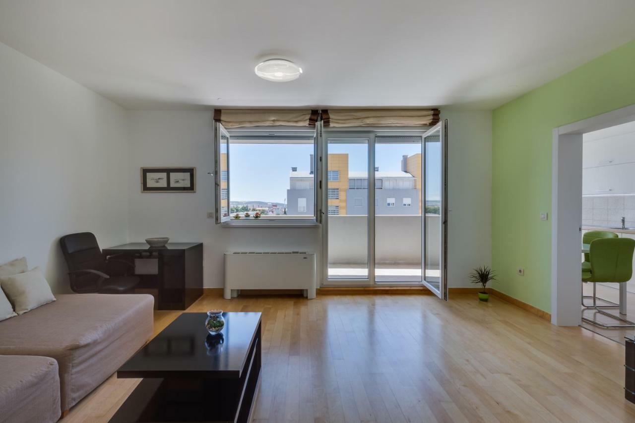 Apartment Pavic - Private Parking Zadar Buitenkant foto