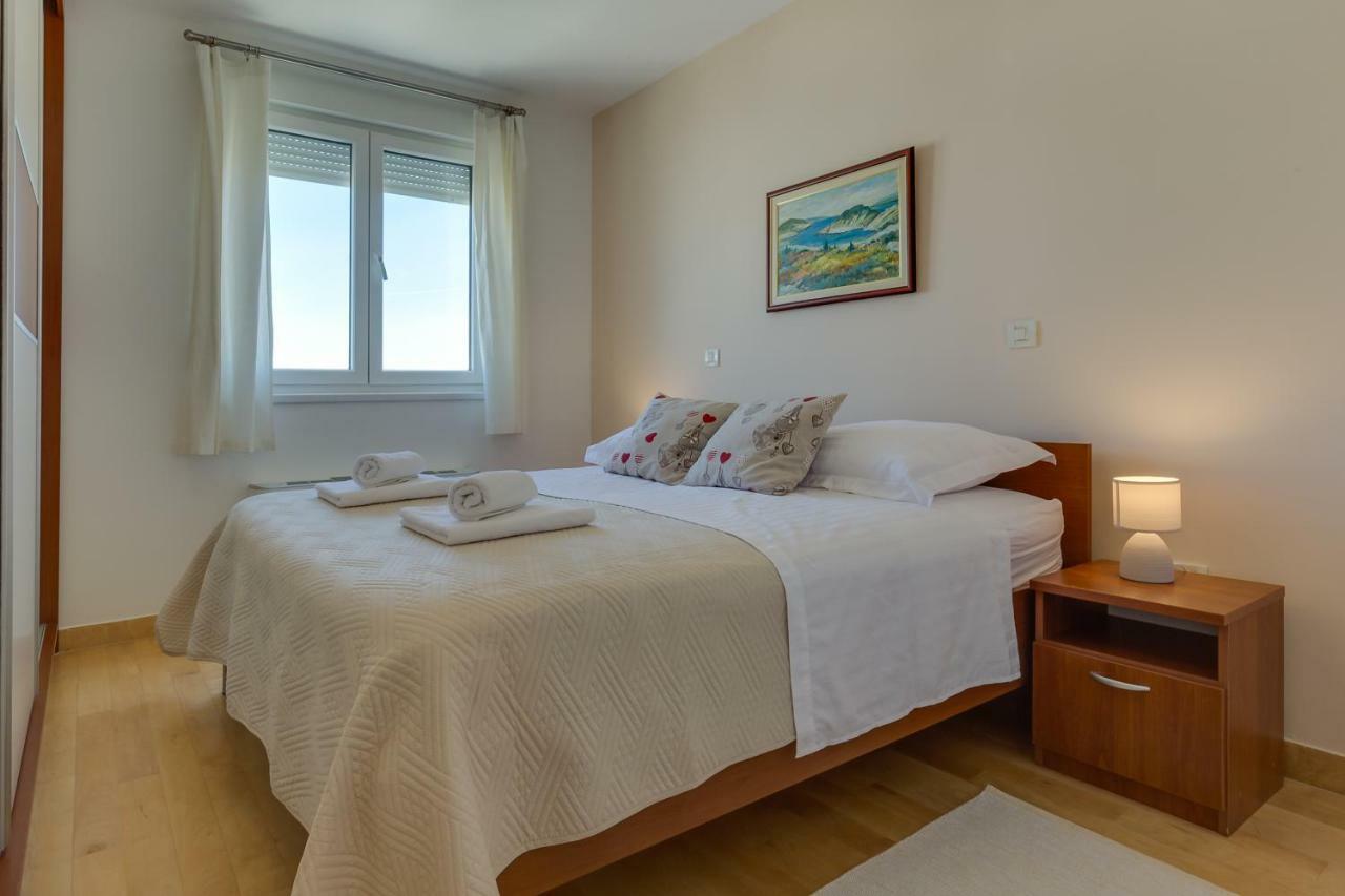 Apartment Pavic - Private Parking Zadar Buitenkant foto